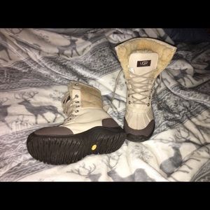 Women’s UGG Adirondack II